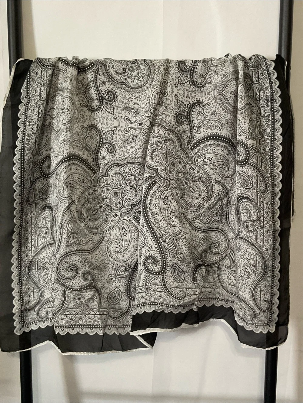 N/A elegant black